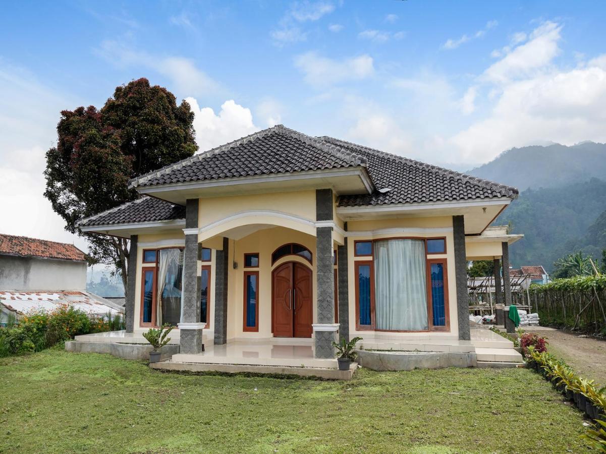 Oyo Homes 91156 Eco Tourism Big Farmer Desa Kertawangi Syariah Cimahi Exterior photo